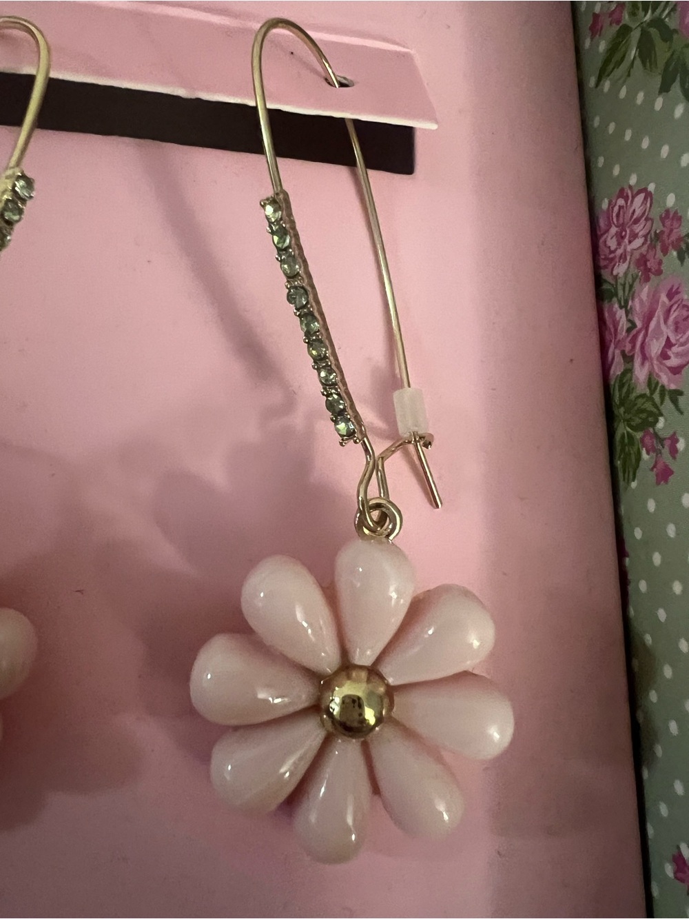 Betsey Johnson Gold tone Pink Daisy Drop Earrings - Picture 14 of 16